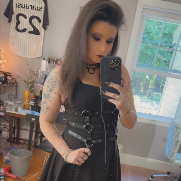 Meet your Posher, Kendall - Picture 2 of 2